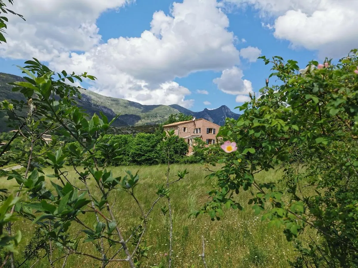 La Peyregoune, logement en pleine nature Blieux Couette-café